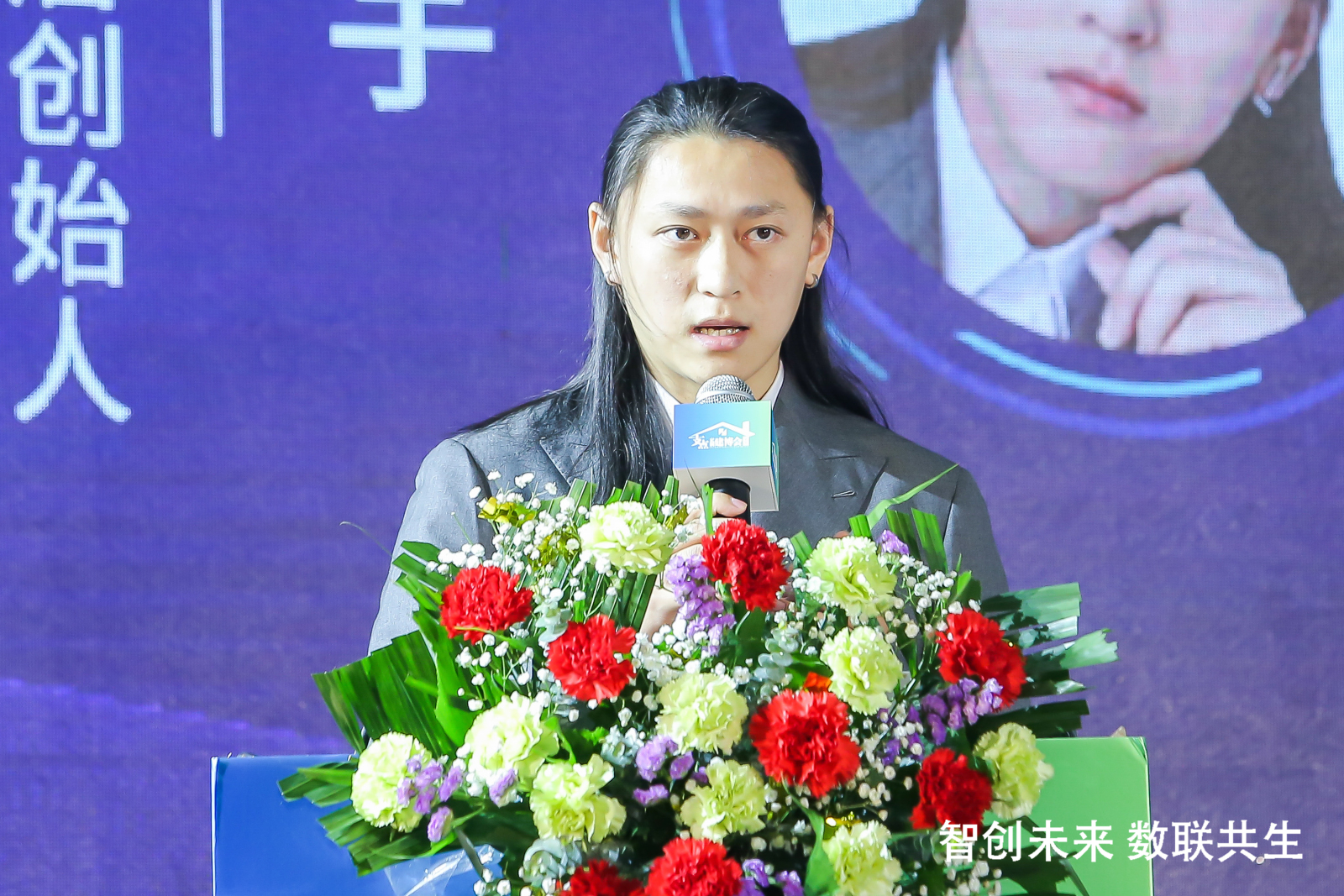 悟我藝居創(chuàng)始人、90后網(wǎng)紅新銳設(shè)計(jì)師楊明宇.jpg